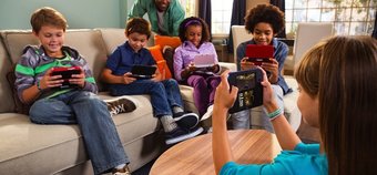 2DS drops to below £100