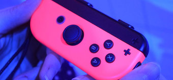 Size comparison: how big is the Nintendo Switch Joy-Con controller?