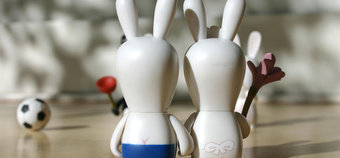 Raving Rabbids invade the Royal Wedding!